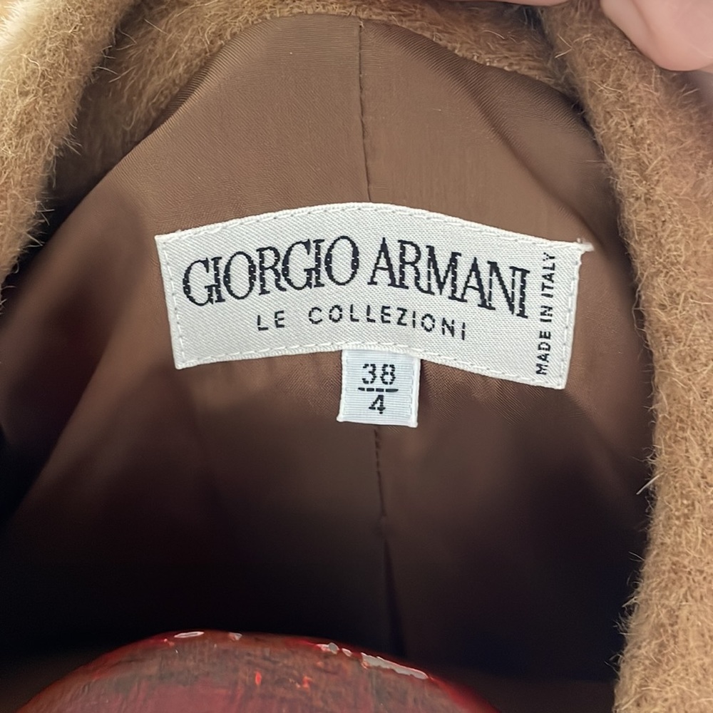 Giorgio Armani 100% Alpaca coat in pristine condition absolutely stunning coat - Picture 3 of 9